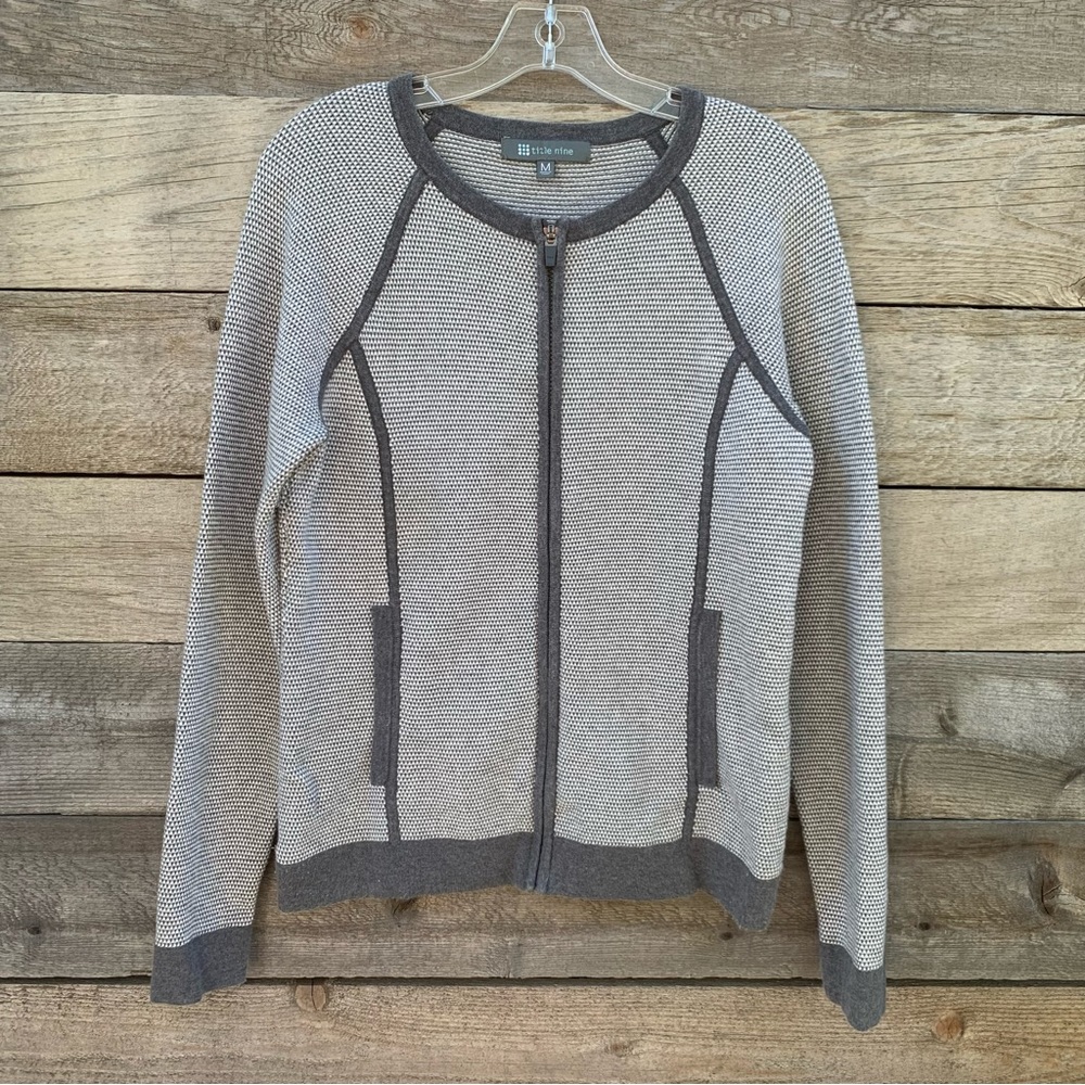 Title Nine Cardigan Sweater Womens M Full Zip Pockets Long Sleeve Gray White